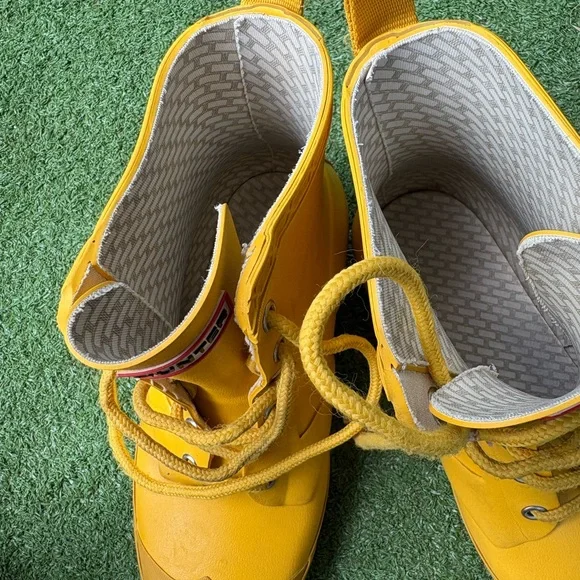Hunter Vibrant Yellow Lace-Up Boots - Picture 6 of 9